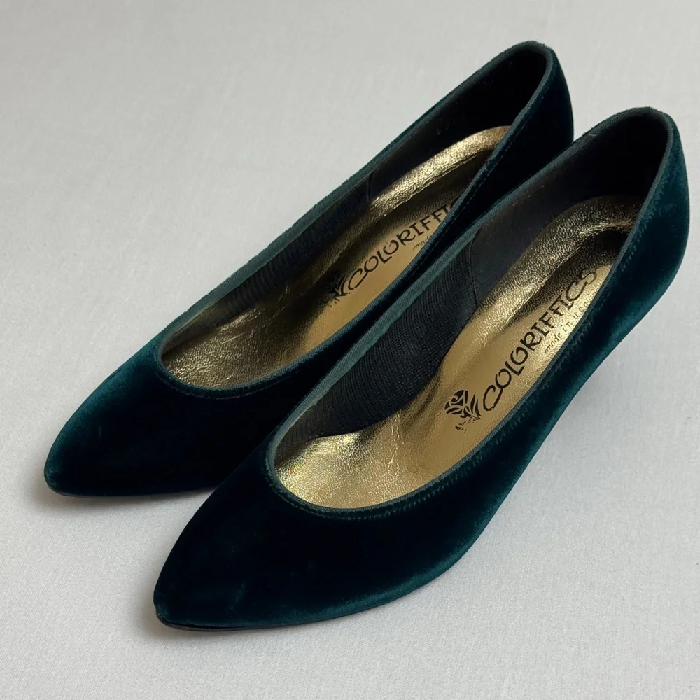 Vintage 90’s Coloriffics Emerald Green Velvet Heels Size 7.5 Classic Holiday